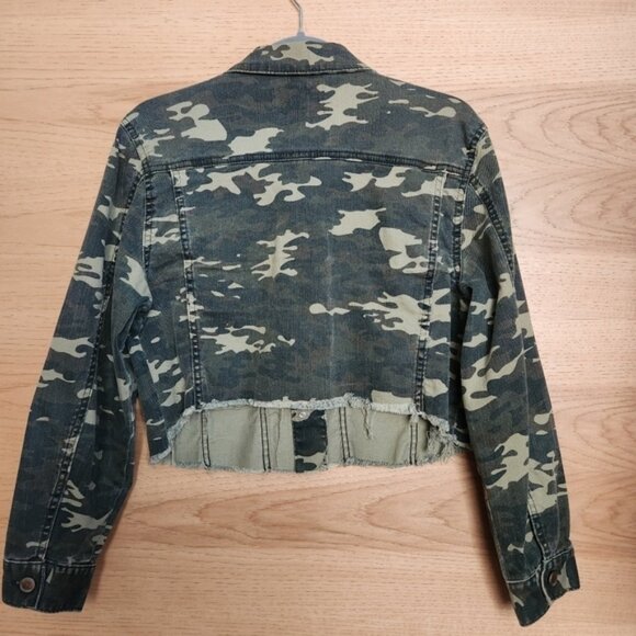 TINSELTOWN CAMO CROPPED RAW EDGE HEM JACKET ARMY GREEN - EUC - Picture 2 of 7